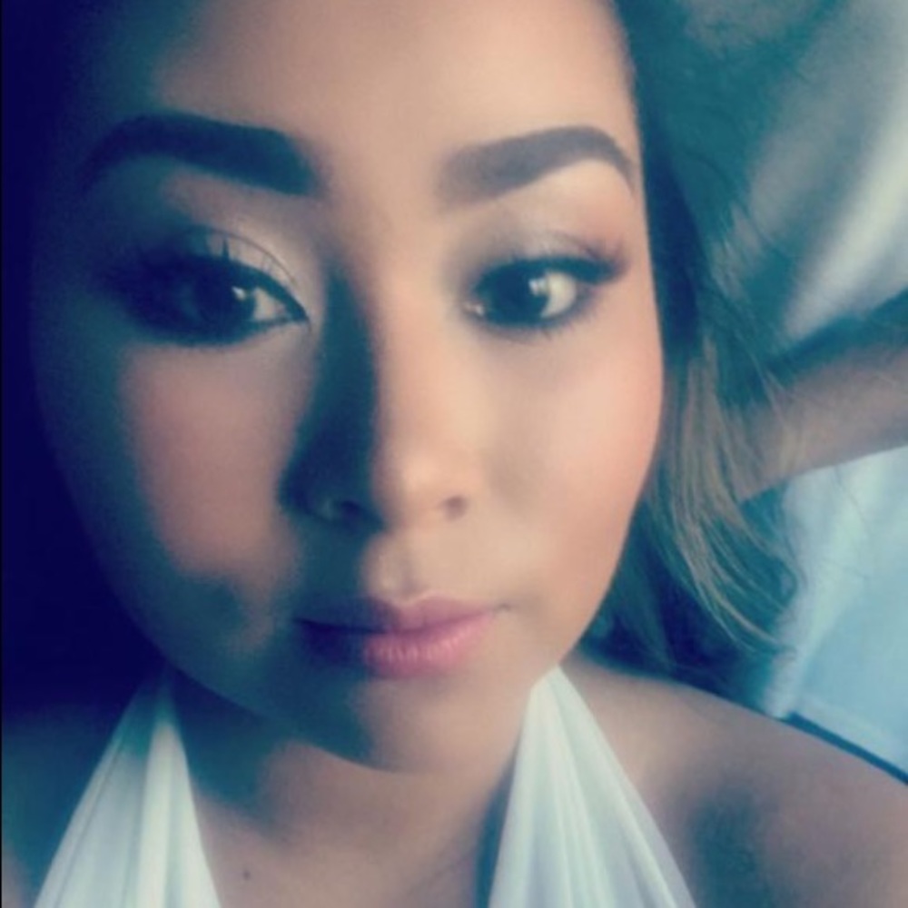 Meet your Posher, Valeria